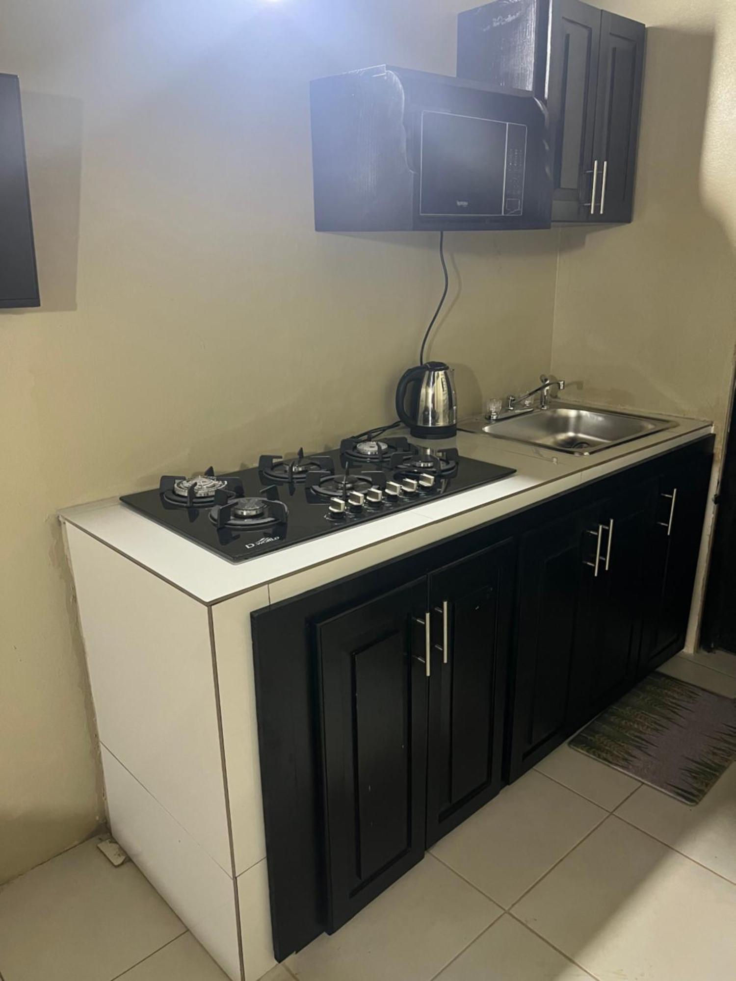 Cozy Apartment Кингстън Екстериор снимка