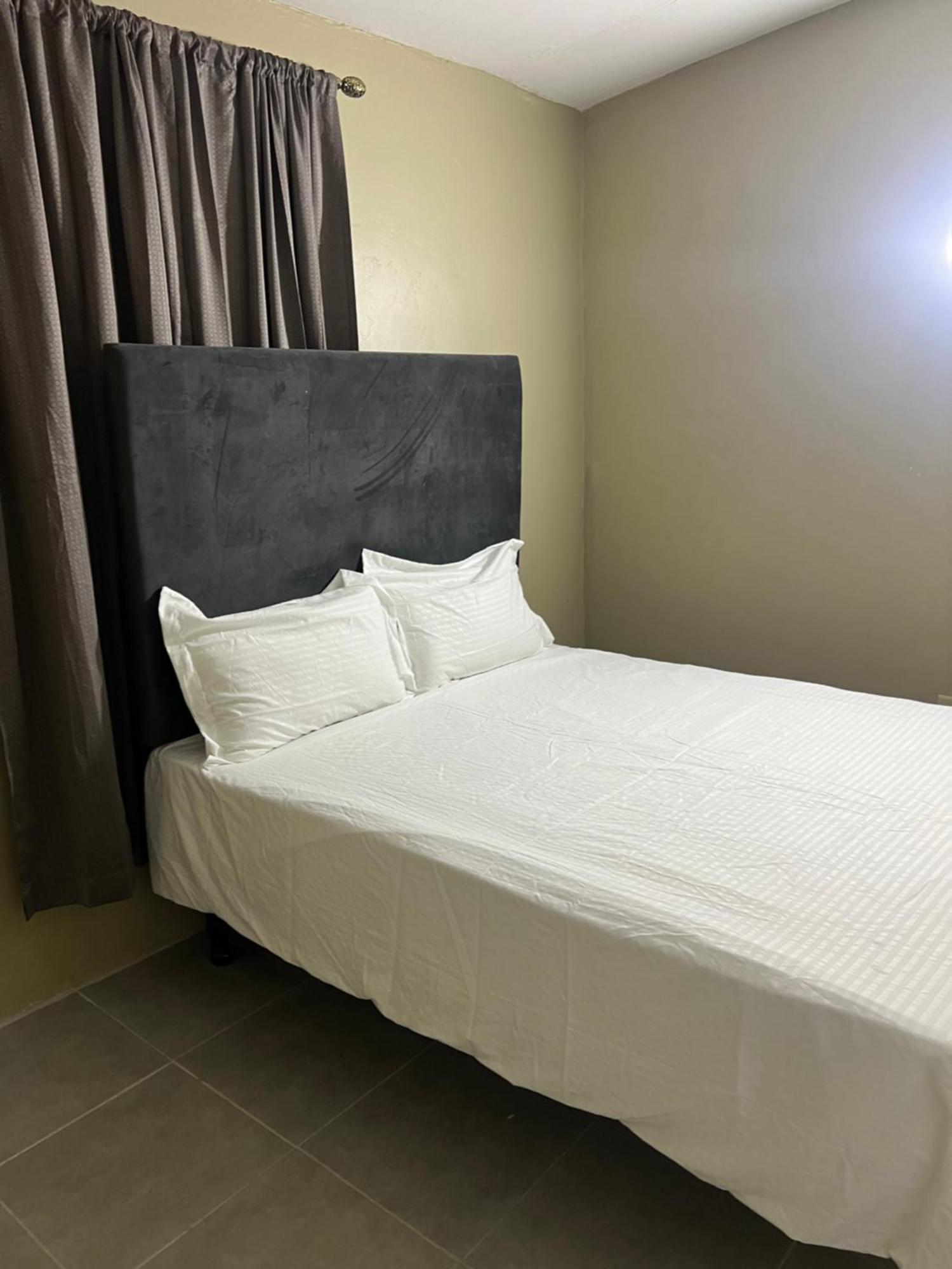 Cozy Apartment Кингстън Екстериор снимка