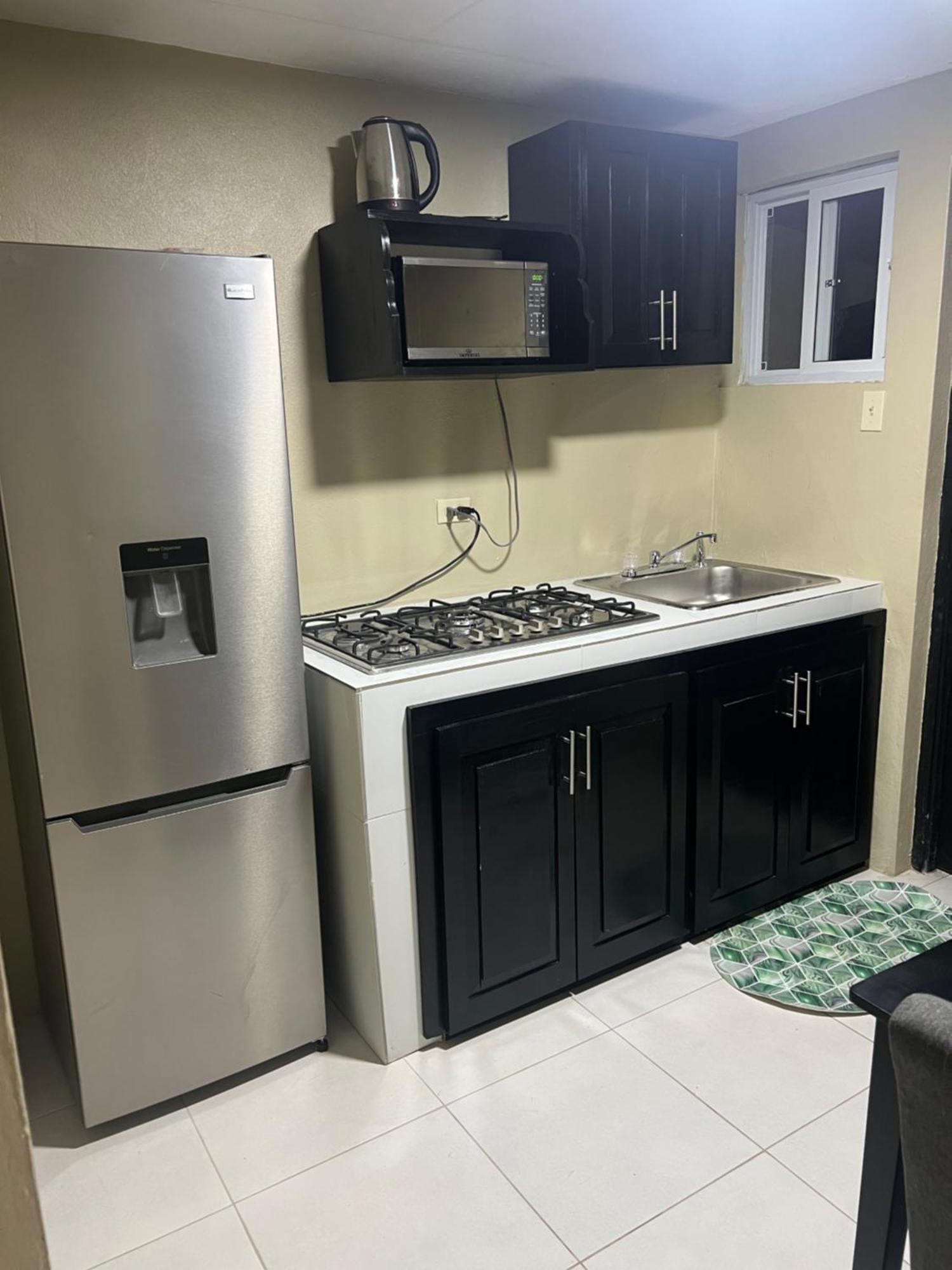 Cozy Apartment Кингстън Екстериор снимка