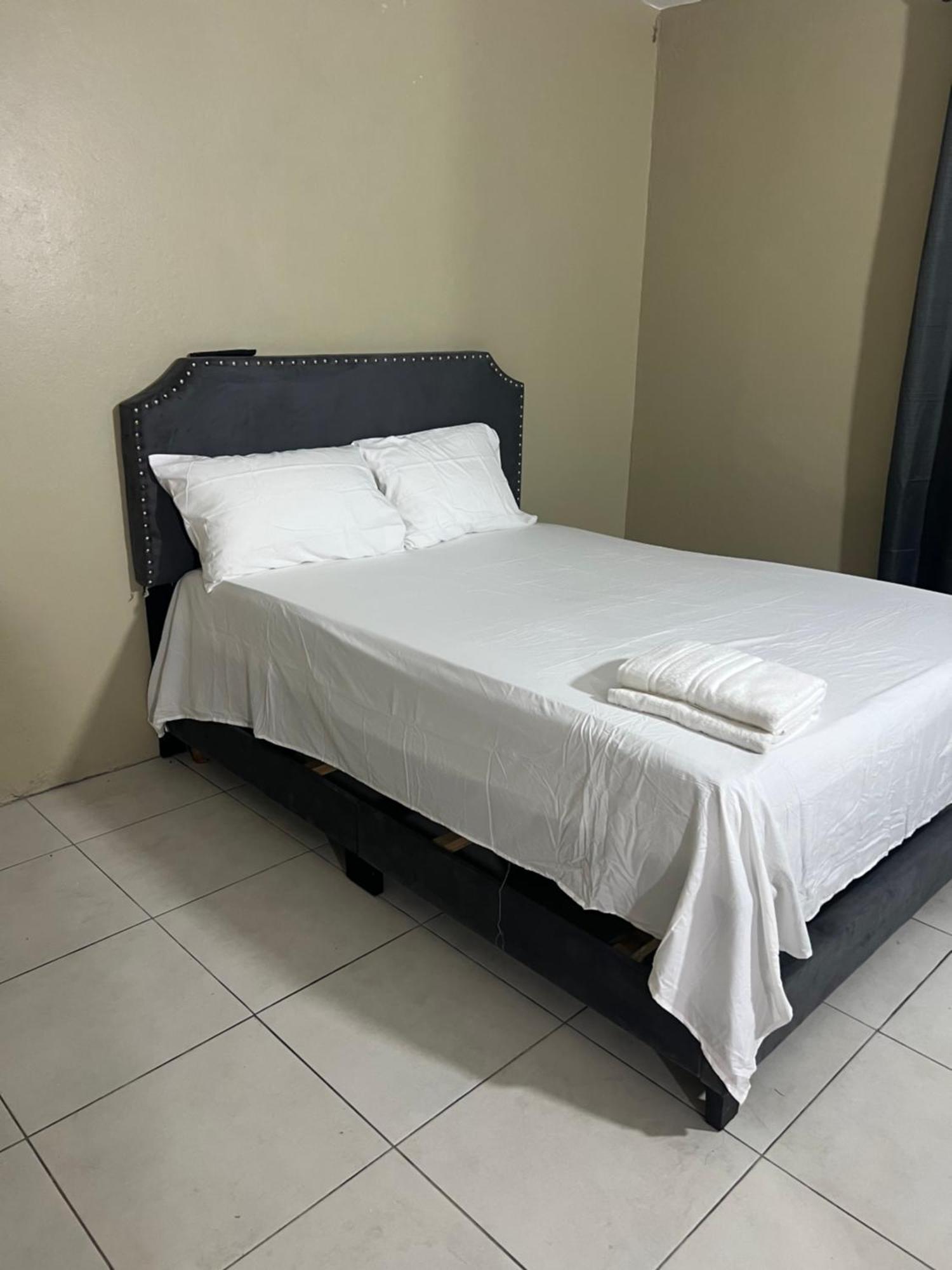 Cozy Apartment Кингстън Екстериор снимка
